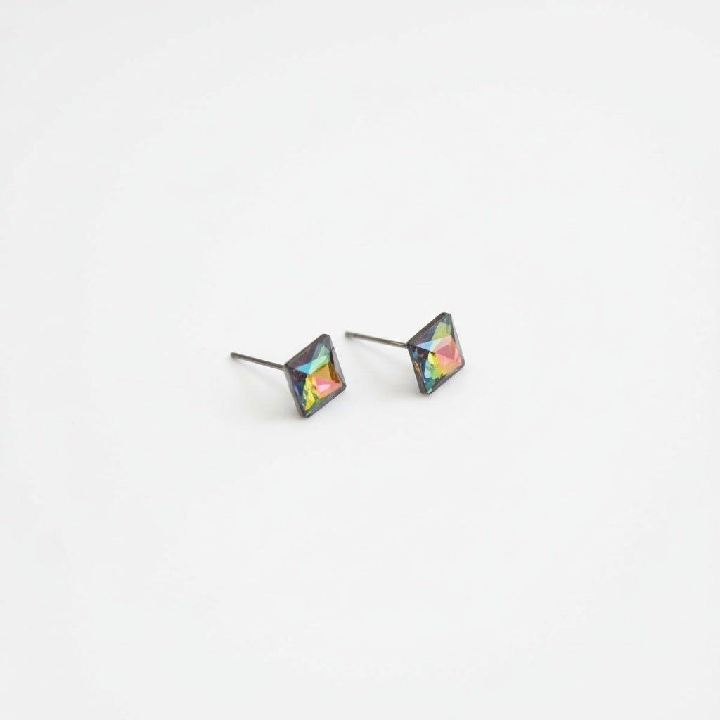 brai-glitz-Square Gemstone Stud Earrings	geneva-swiss-suisse-schweiz-svizzera