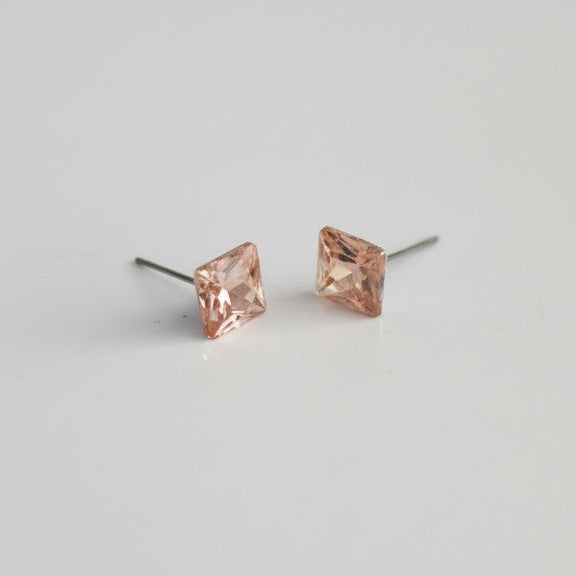brai-glitz-Boucles d'oreilles puces carrées en pierre précieuse	bijoux femme -schmuck damens-suisse/schweiz/svizzera-nyon-sion-la chaux de fonds-delémont