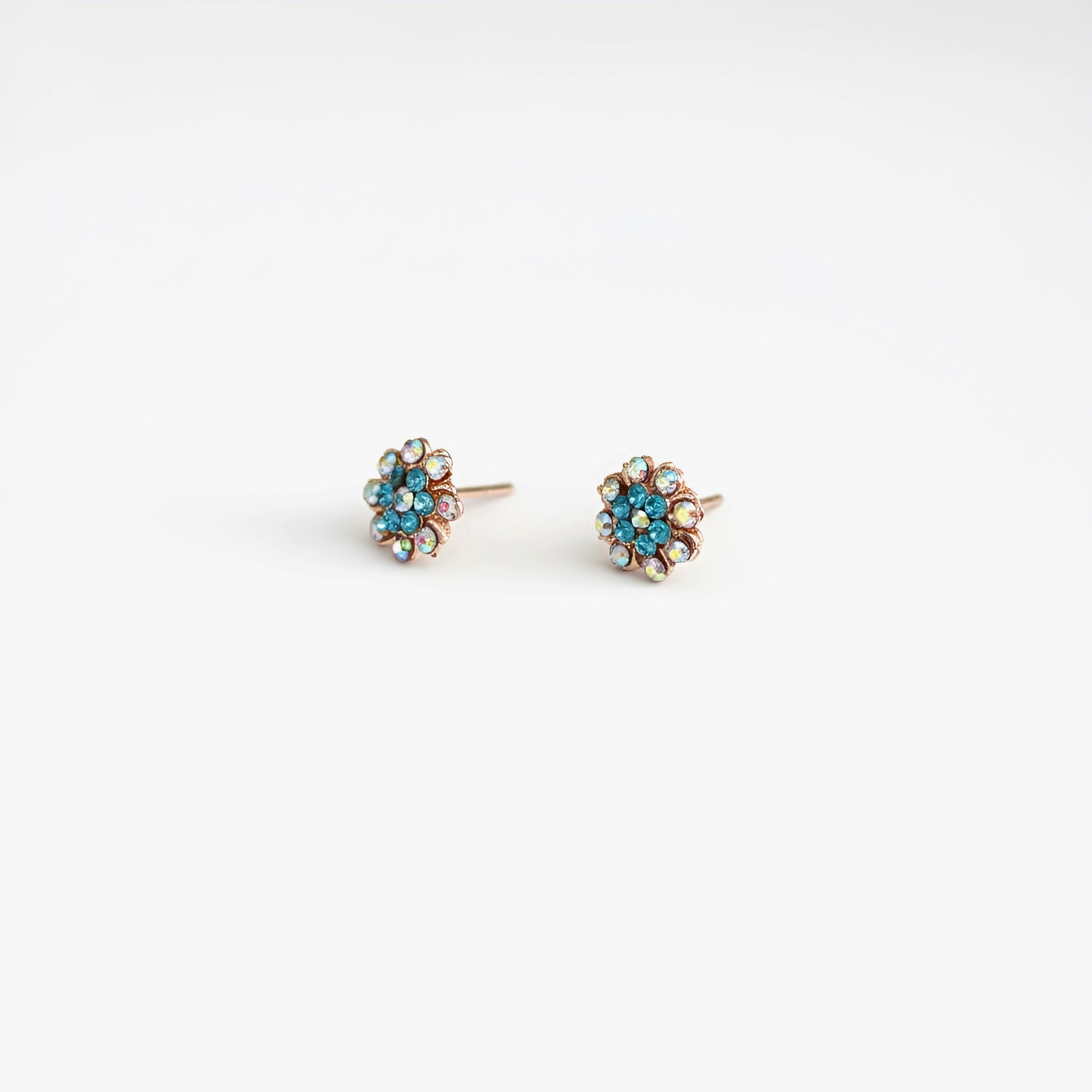 brai-glitz-	Boucles d'oreilles puces colorées	bijoux femme -schmuck damen-suisse /schweiz/svizzera-nyon-sion-la chaux de fonds-delémont