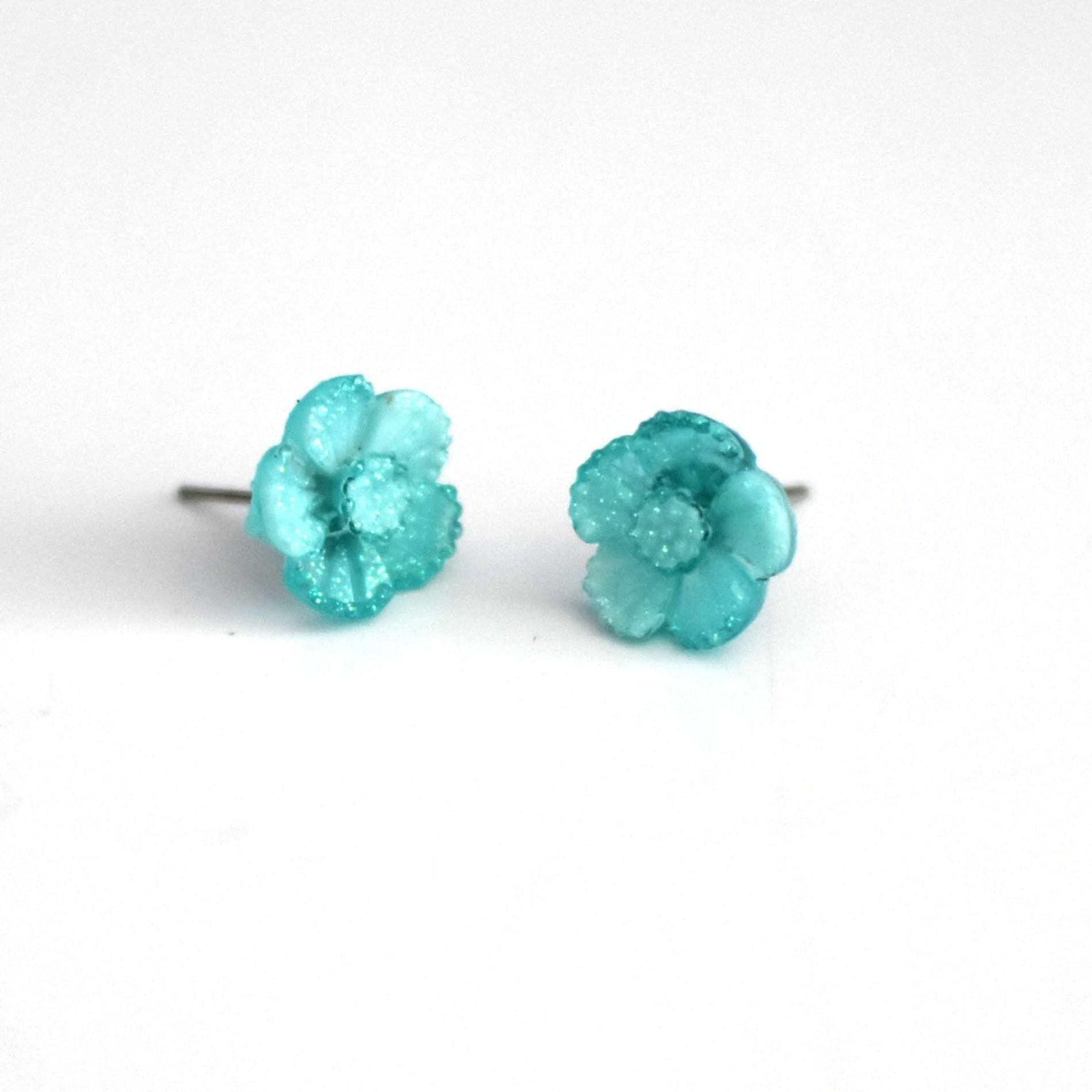 brai-glitz-	Radiant Flower Earrings	geneva-swiss-suisse-schweiz-brai-glitz-	Boucles d'oreilles fleurs éclatantes	 bijoux femme svizzera-montreux-yverdon les bains-vaudsvizzera