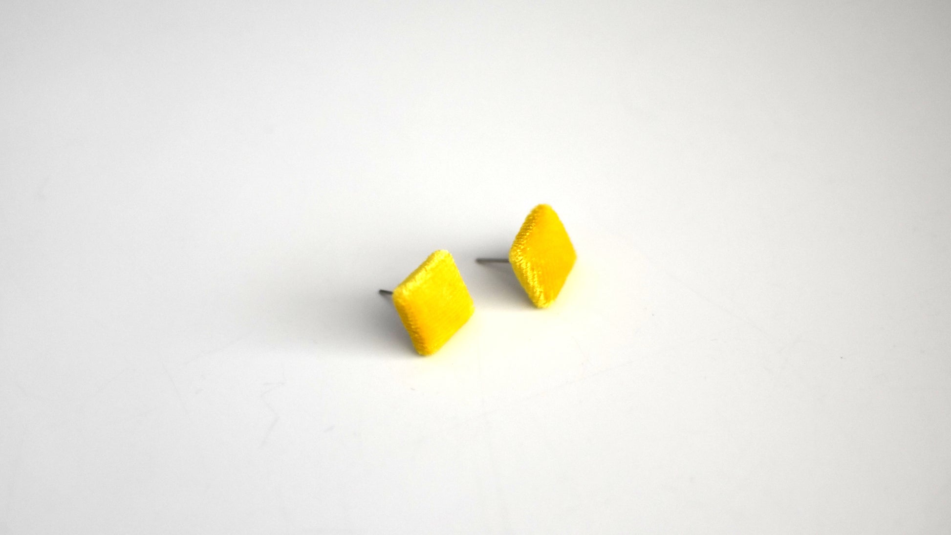 brai-glitz-	Boucles d'oreilles cubiques velours	 bijoux femme suisse-/schweiz/svizzera-montreux-yverdon les bains-vaud