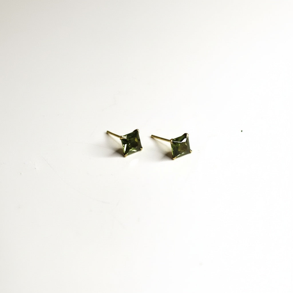 brai-glitz-	Ohrstecker mit kleinem Zirkonia	schmuck damen schweiz /suisse/svizzera-genf schaffhausen-thun-chur-lausanne-vaud							