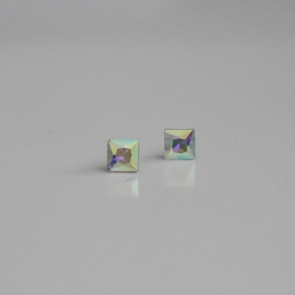 brai-glitz-	Boucles d'oreilles puces carrées en pierre précieuse	bijoux femme -schmuck damens-suisse/schweiz/svizzera-nyon-sion-la chaux de fonds-delémont