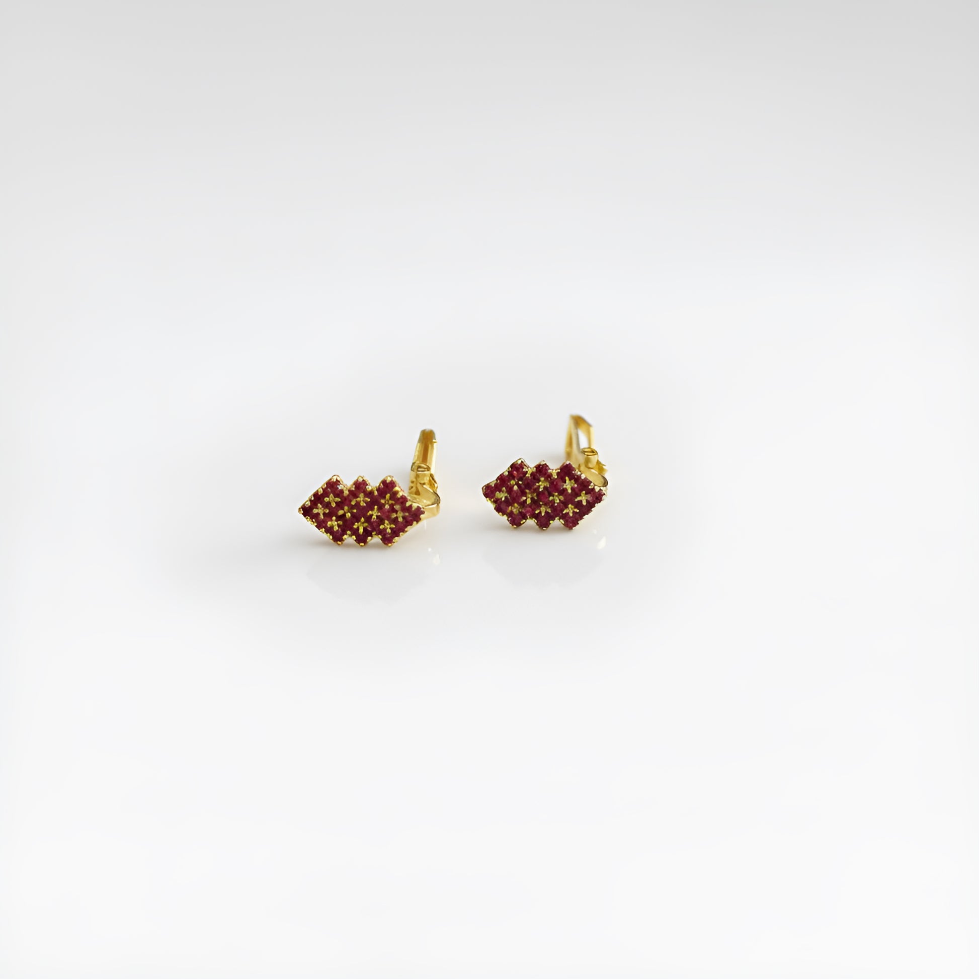 brai-glitz-	Boucles d'oreilles hexagones à clip	bijoux femme suisse /schweiz/svizzera-nyon-sion-la chaux de fonds-delémont	