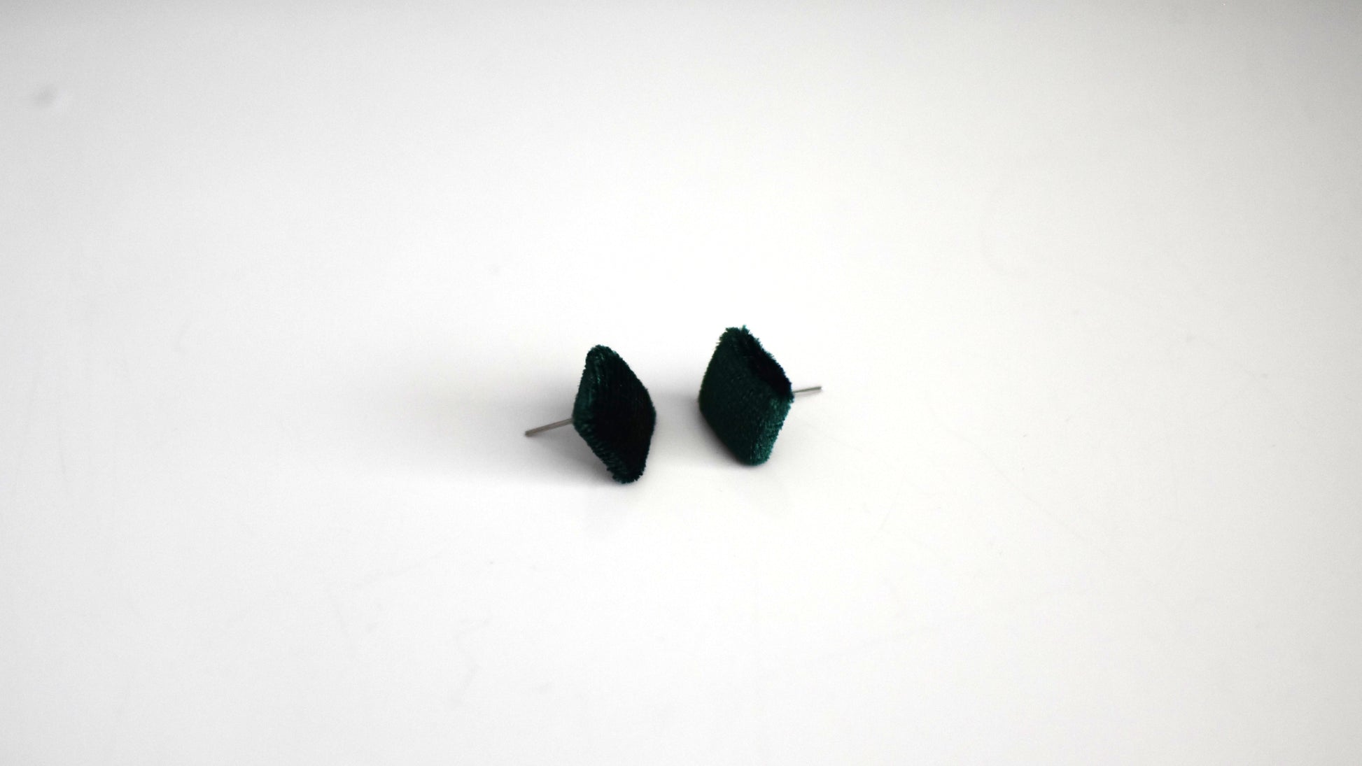 brai-glitz-	Würfel-Ohrringe aus Samt	schmuck damen schweiz/suisse/svizzera- genf-luzern-st. gallen -winterthur-zug							