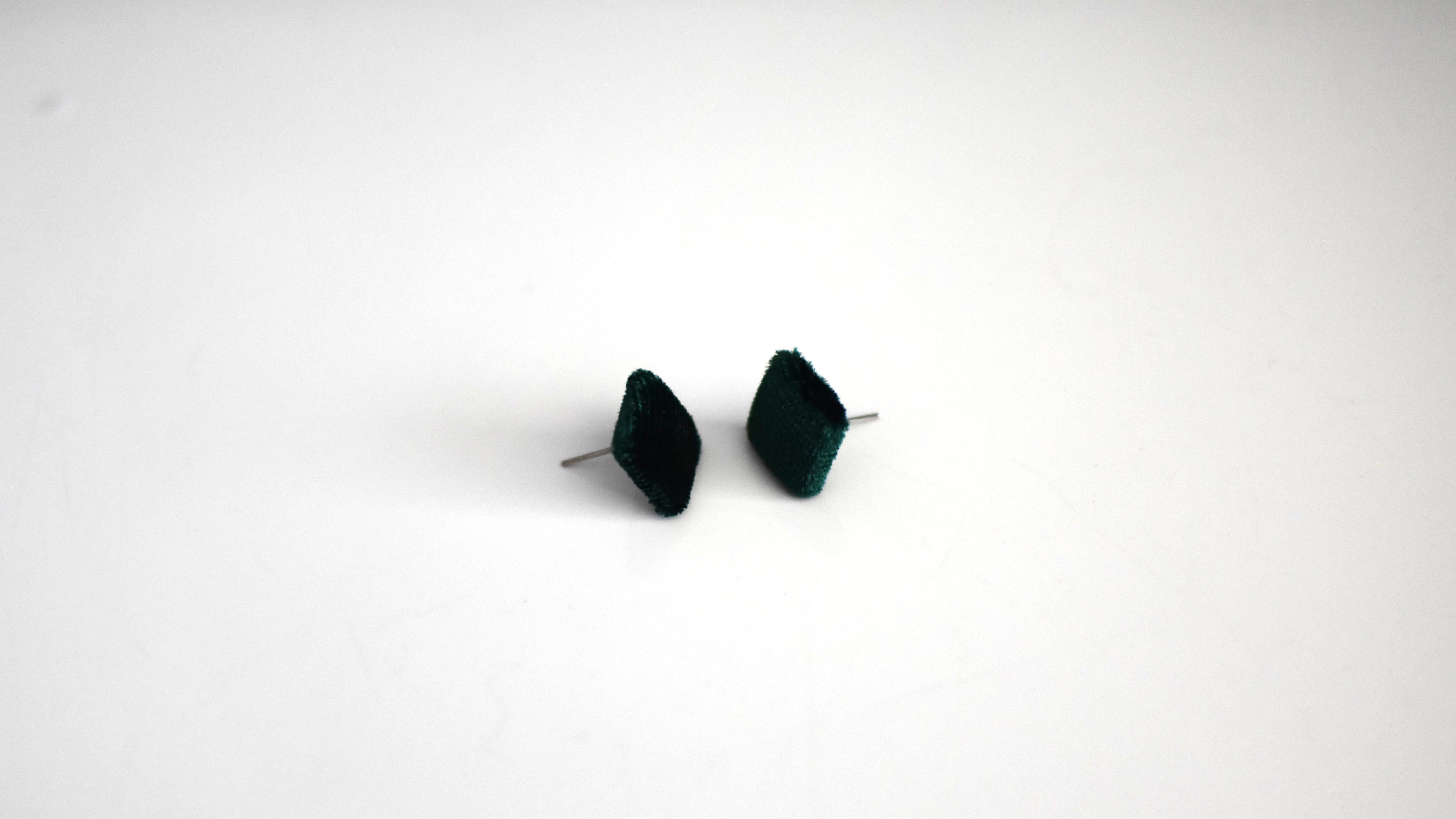 brai-glitz-	Würfel-Ohrringe aus Samt	schmuck damen schweiz/suisse/svizzera- genf-luzern-st. gallen -winterthur-zug							