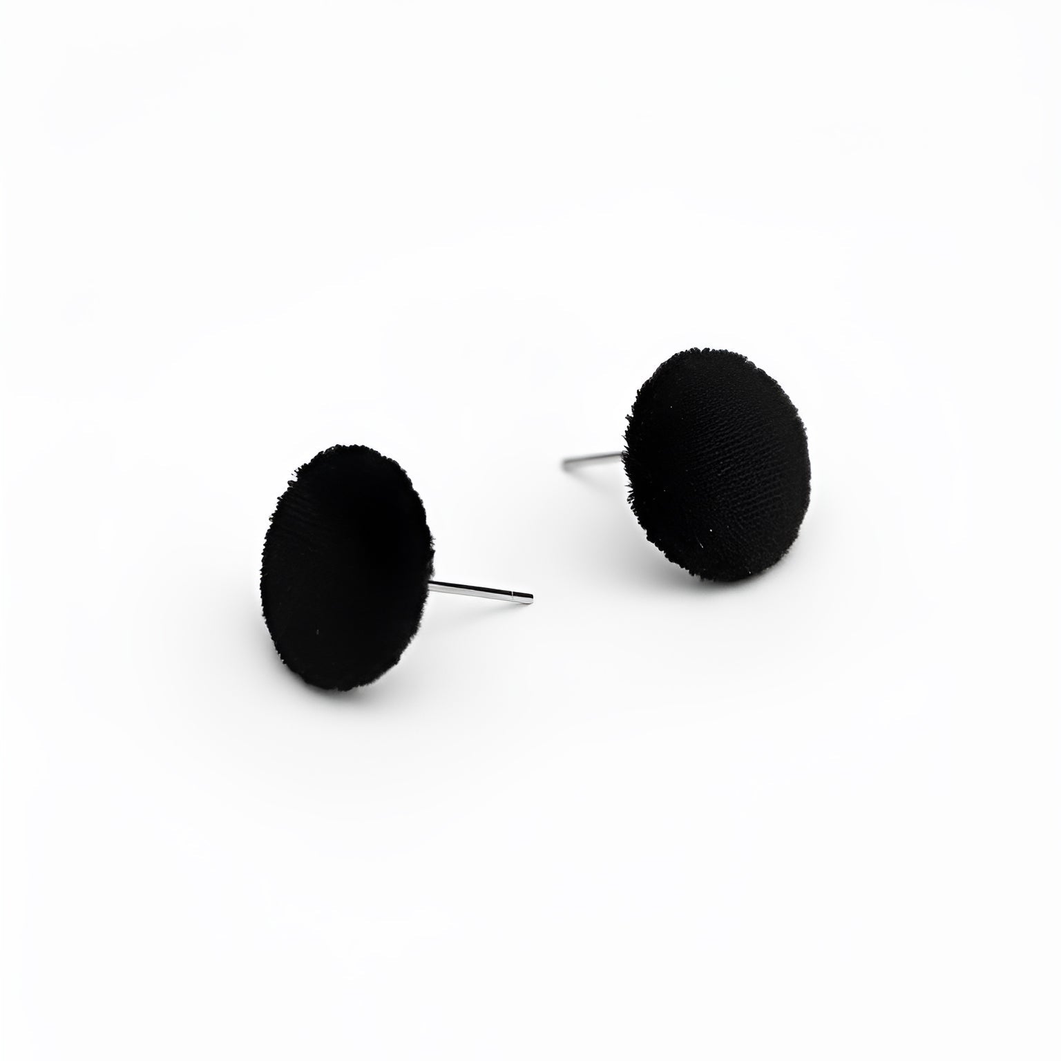 brai-glitz-	Velvet Button Earrings	geneva-swiss-suisse-schweiz-svizzera