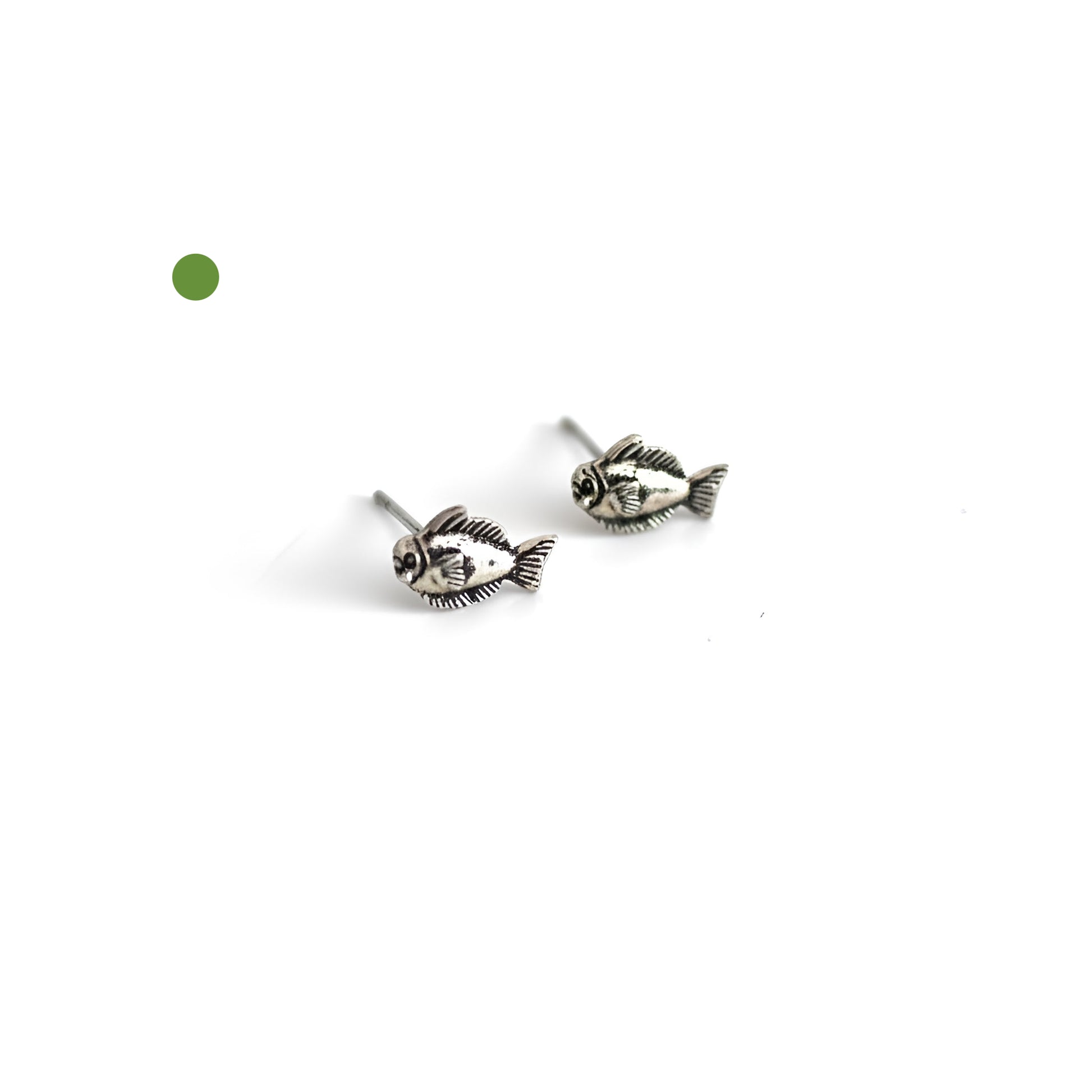 brai-glitz-	Petites boucles d'oreilles effet Argent antique	 bijoux femme suisse/schweiz/svizzera-lausanne-neuchâtel-fribourg