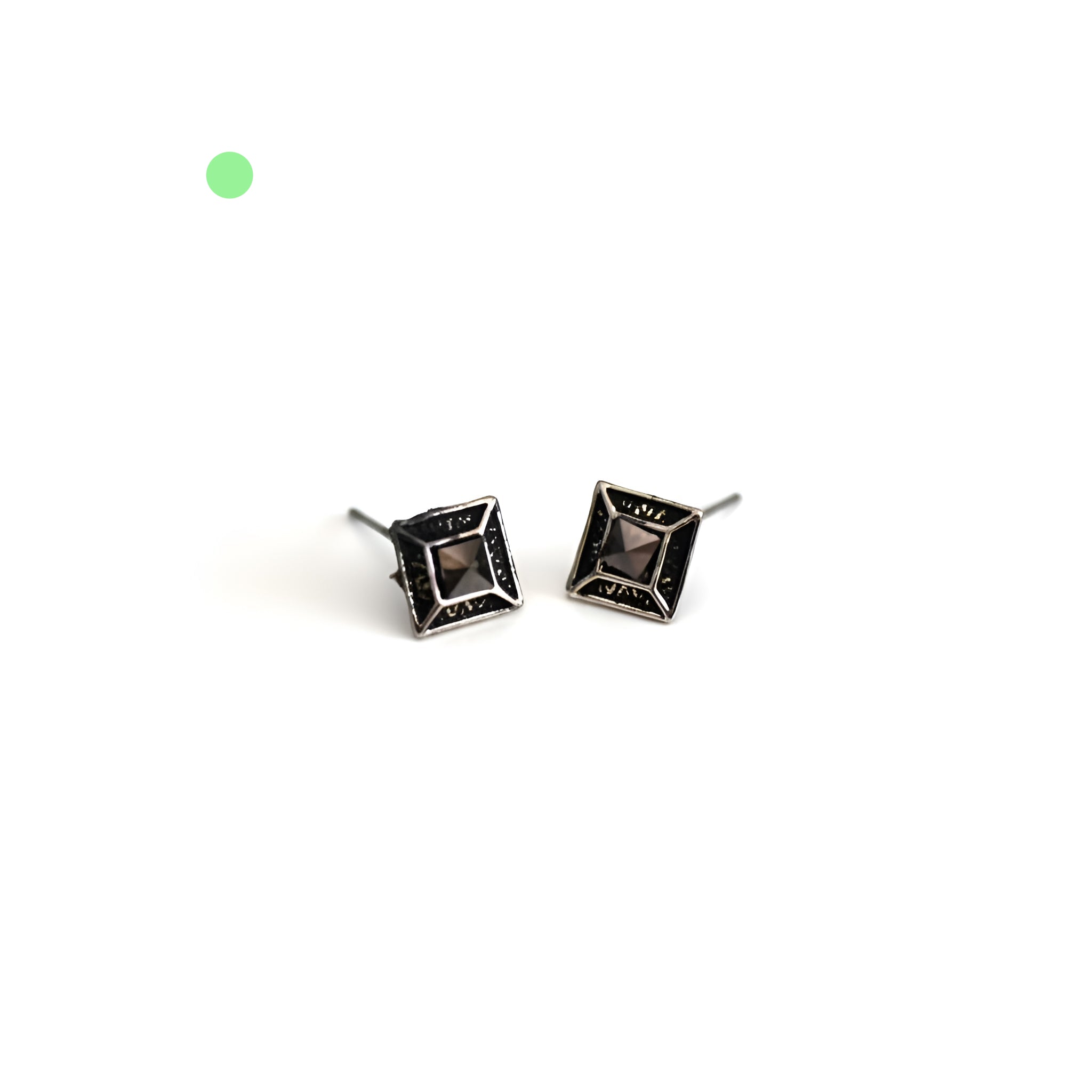 brai-glitz-	Kleine Ohrringe in Antiksilber-Optik	schmuck damen schweiz/suisse/svizzera- genf-zürich-basel- bern					